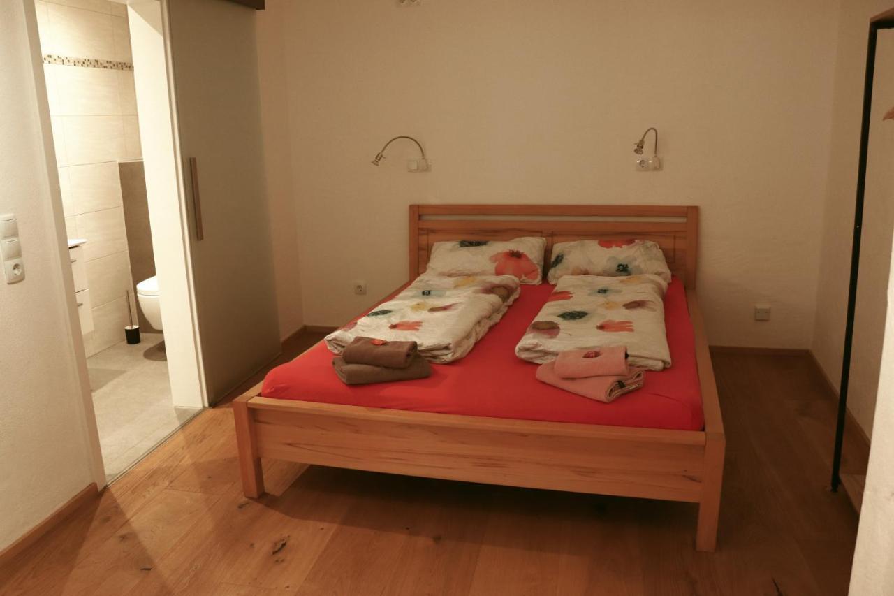 Stilvolle Wohnung Auf 50 M² Mit Parkplatz Und Wifi Kraiburg am Inn Eksteriør bilde
